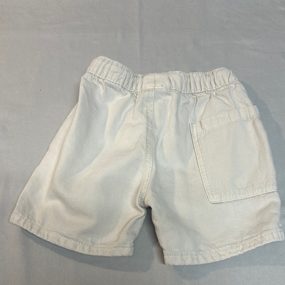 Zara Cream Baby Shorts - Picture 3 of 3